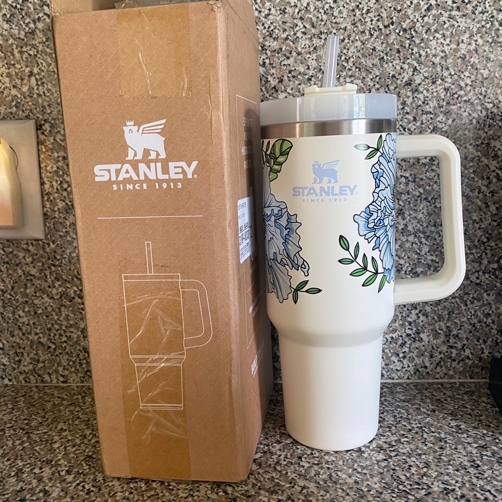 Stanley 40oz Quencher